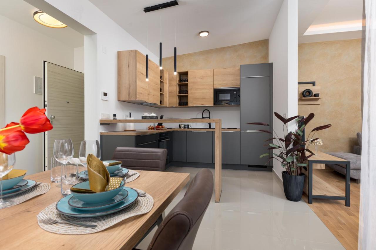 Apartment Muzini Малинська Екстер'єр фото
