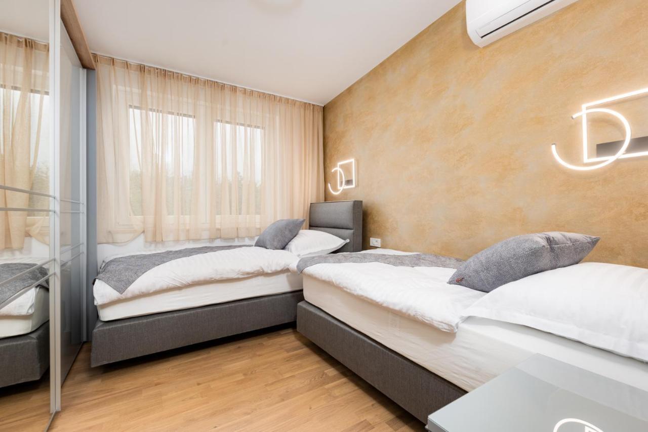 Apartment Muzini Малинська Екстер'єр фото