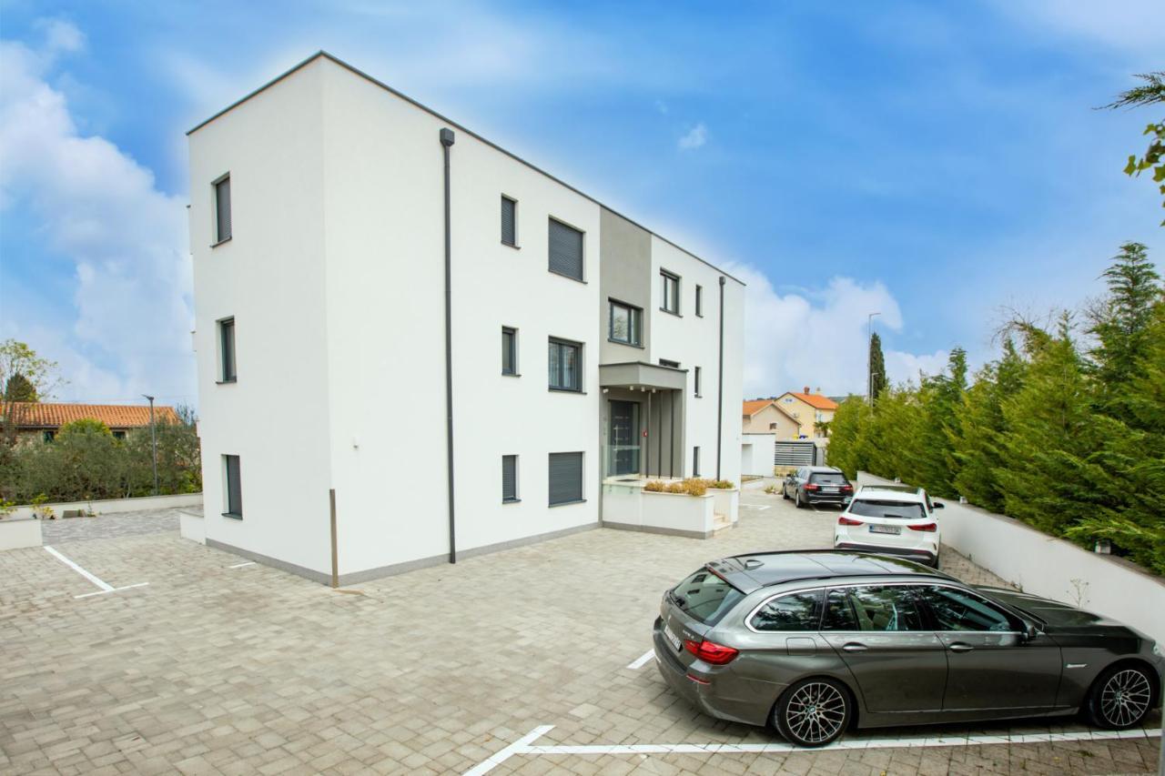 Apartment Muzini Малинська Екстер'єр фото