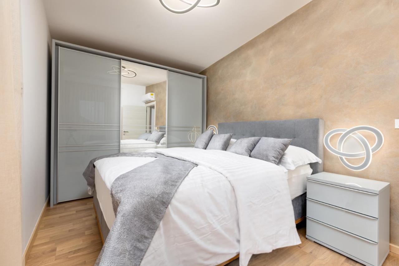 Apartment Muzini Малинська Екстер'єр фото