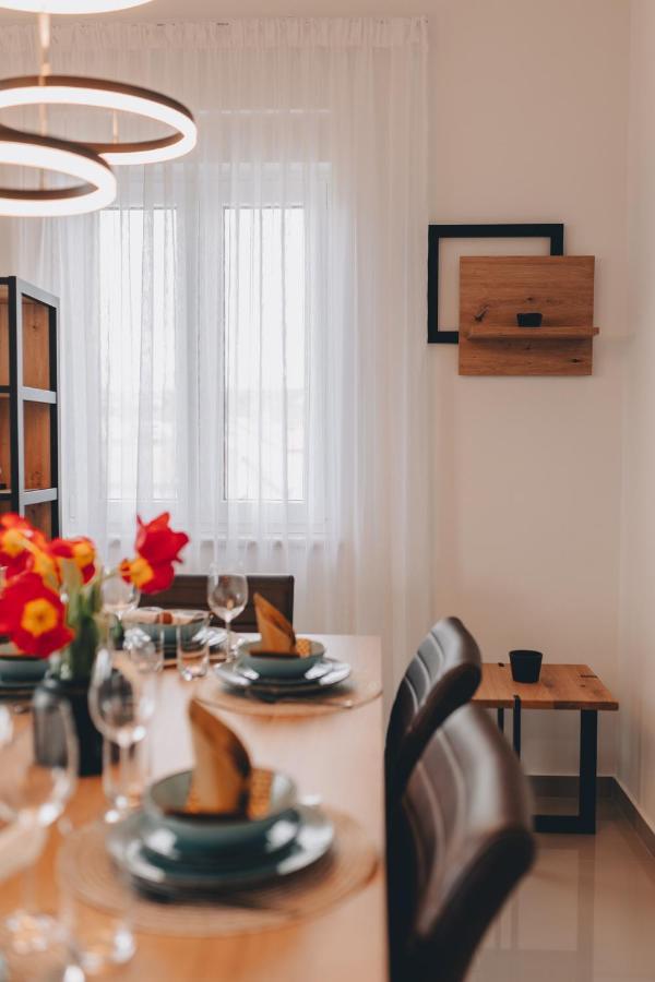 Apartment Muzini Малинська Екстер'єр фото